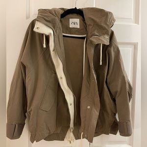 NEW! with tags. ZARA army green jacket with hoodie. Nice oversize fit. Size XS